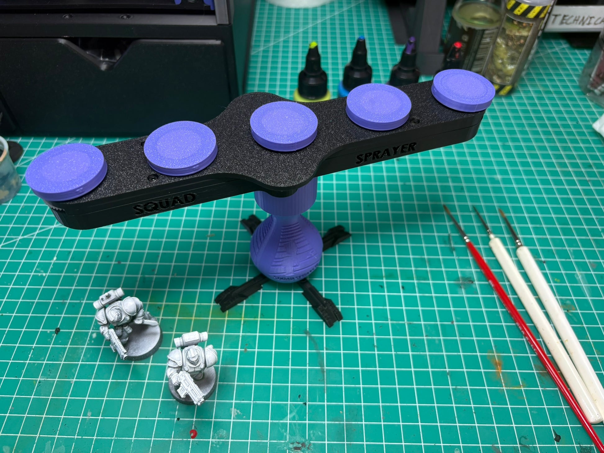 Squad Sprayer 2.0 Miniature Batch Painting Handle - Magnet Compatible