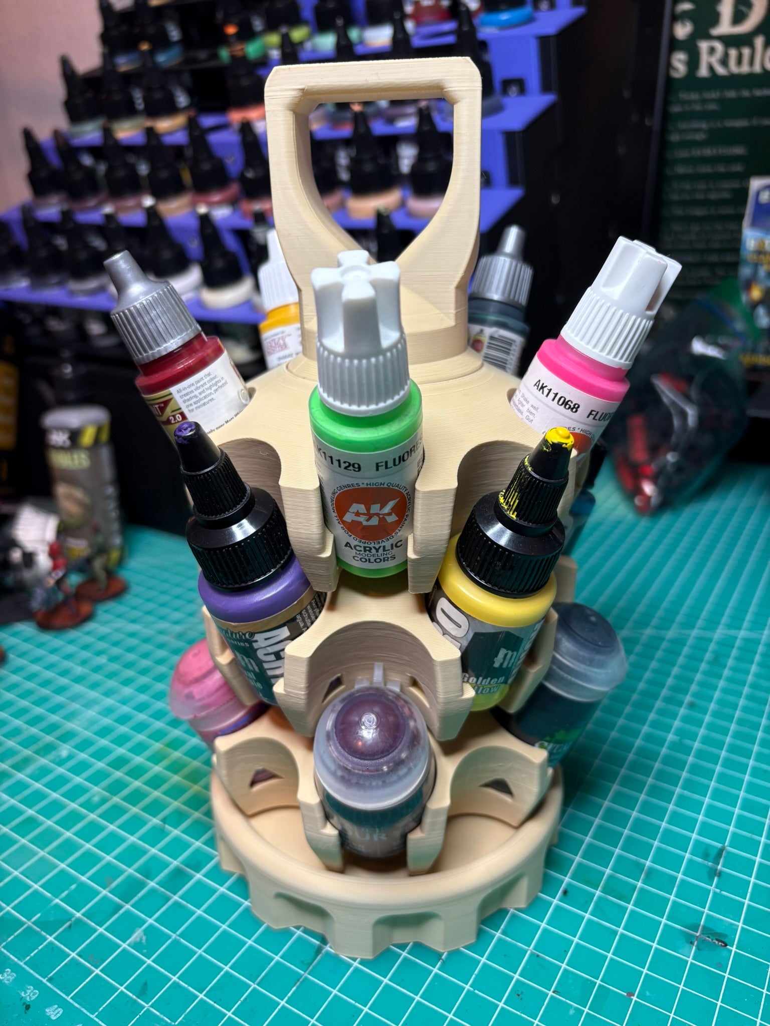 PorcuPaint Rotating Miniature Painting Shelf