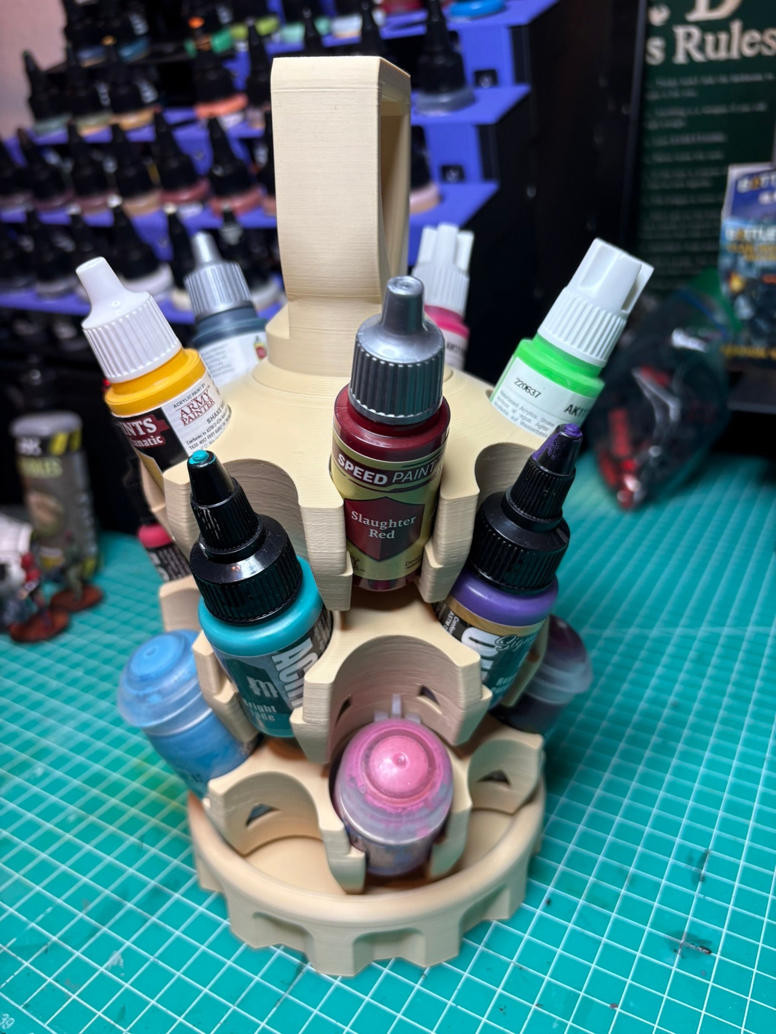 PorcuPaint Rotating Miniature Painting Shelf